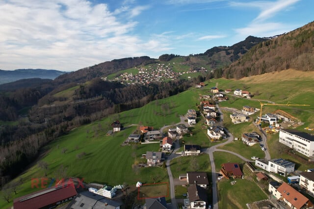 Sonniges Baugrundstück am Viktorsberg