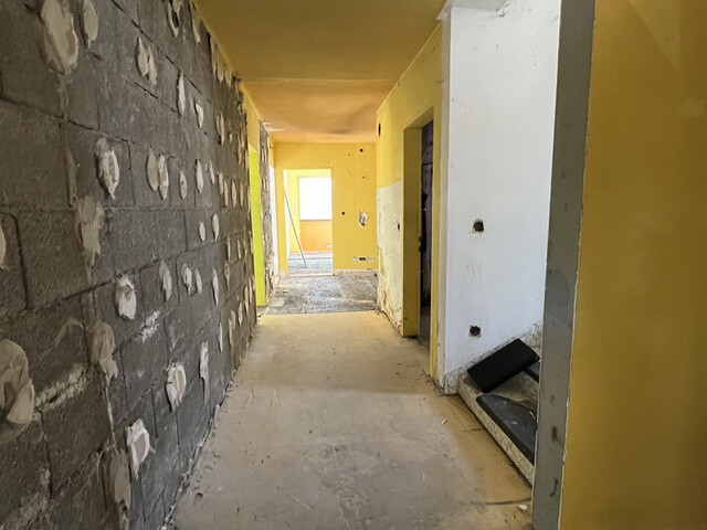 Zweifamilienhaus im Teilrohbauzustand in Außerbraz 