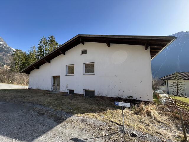 Zweifamilienhaus im Teilrohbauzustand in Außerbraz 