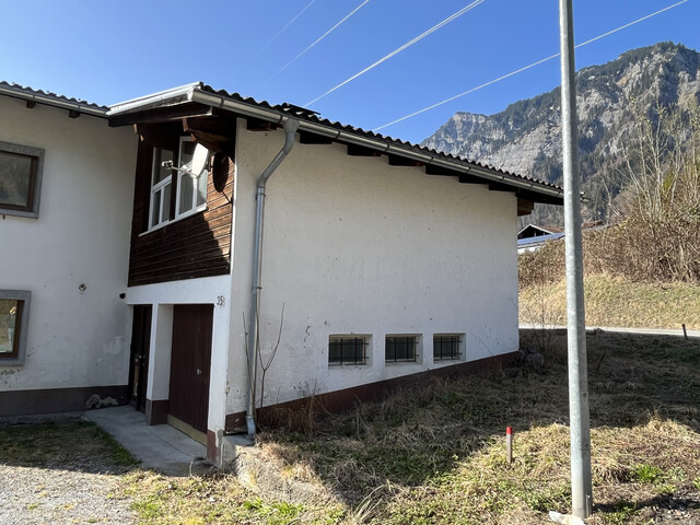 Zweifamilienhaus im Teilrohbauzustand in Außerbraz 
