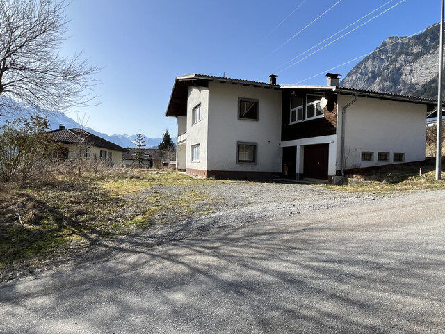 Zweifamilienhaus im Teilrohbauzustand in Außerbraz 