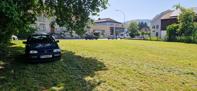 Verpachte ein Grundstück  Grst. nr. 178 in Höchst auf der Hauptstraße