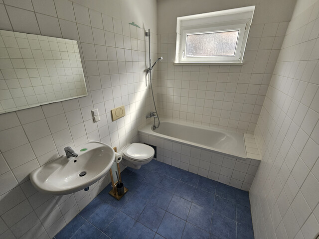 Barrierefreie zugängige 2 - Zimmerwohnung mit großem Balkon und Tiefgaragenplatz in beliebter Wohngegend