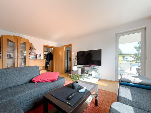 Charmante und gut geschnittene 4-Zimmer-Wohnung mit Tiefgaragenplatz in Mäder