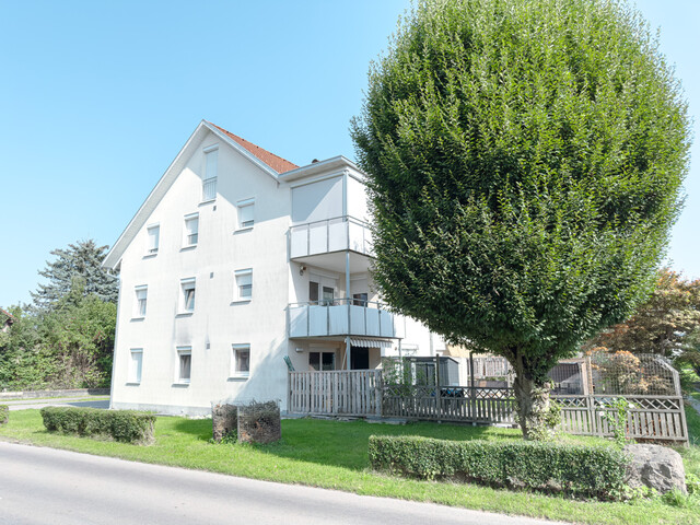 Charmante und gut geschnittene 4-Zimmer-Wohnung mit Tiefgaragenplatz in Mäder