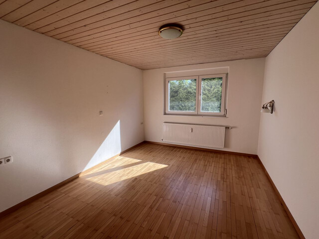 GROSSZÜGIGES MEHRFAMILIENHAUS IN FANTASTISCHER AUSSICHTSLAGE