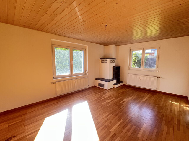 GROSSZÜGIGES MEHRFAMILIENHAUS IN FANTASTISCHER AUSSICHTSLAGE