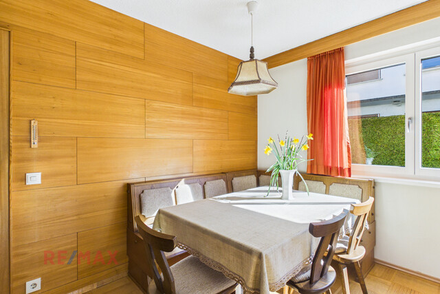 Wohnqualität und Raumvielfalt – gepflegtes Zweifamilienhaus mit Gartenidylle