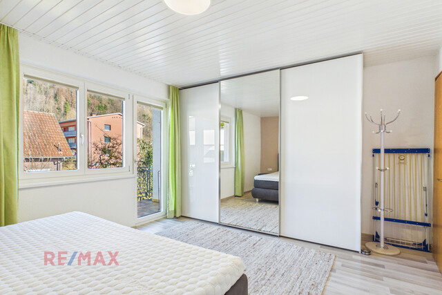 Wohnqualität und Raumvielfalt – gepflegtes Zweifamilienhaus mit Gartenidylle