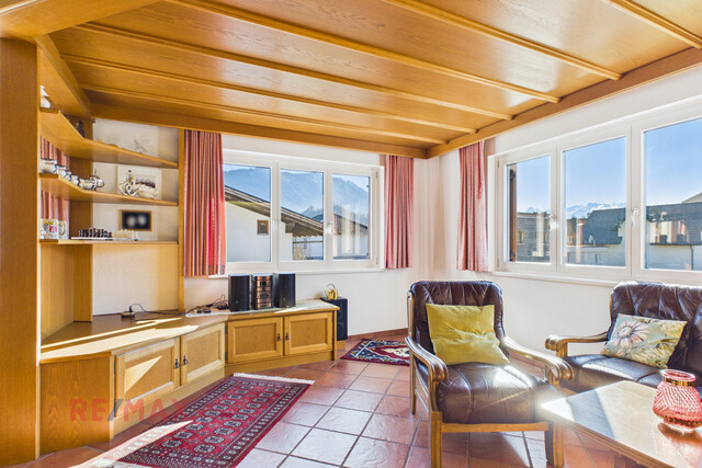 Wohnqualität und Raumvielfalt – gepflegtes Zweifamilienhaus mit Gartenidylle