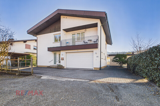 Wohnqualität und Raumvielfalt – gepflegtes Zweifamilienhaus mit Gartenidylle