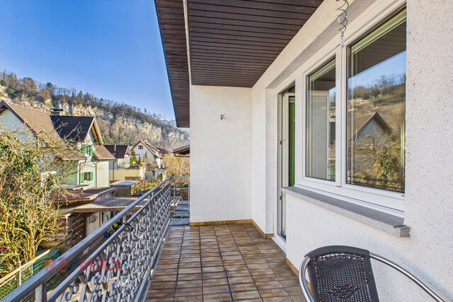 Wohnqualität und Raumvielfalt – gepflegtes Zweifamilienhaus mit Gartenidylle