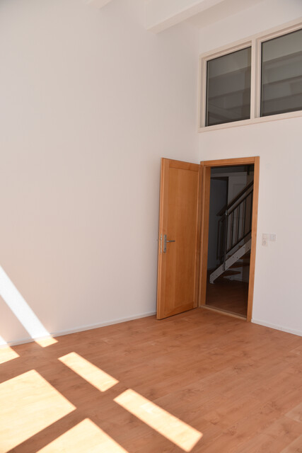 Erstbezug: 2-Zi-Loft Wohnung mit Blick zur Schattenburg