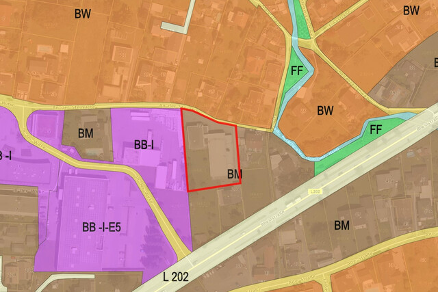 Raum für Wachstum: Lager- und Produktionsfläche mit Büro in Hard