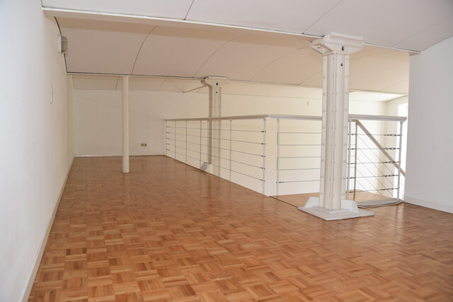 Tolles, grosszügiges Loft mit Balkon