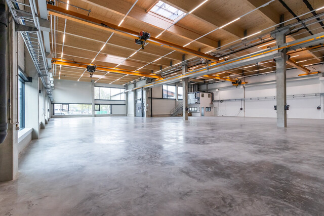 Moderne Produktions- und Lagerhalle mit möblierter Bürofläche 1.340 m² - nachhaltiger Gewerbebau R2 - Industriepark Runa in Feldkirch-Altenstadt