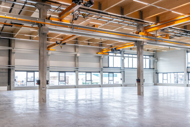Moderne Produktions- und Lagerhalle mit möblierter Bürofläche 1.340 m² - nachhaltiger Gewerbebau R2 - Industriepark Runa in Feldkirch-Altenstadt