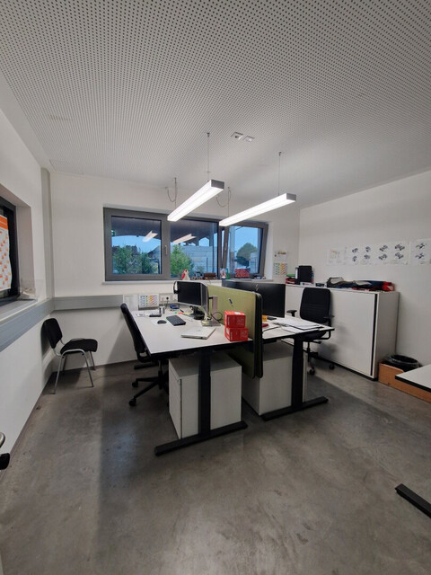 Moderne Produktions- und Lagerhalle mit möblierter Bürofläche 1.340 m² - nachhaltiger Gewerbebau R2 - Industriepark Runa in Feldkirch-Altenstadt