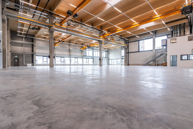 Moderne Produktions- und Lagerhalle mit möblierter Bürofläche 1.340 m² - nachhaltiger Gewerbebau R2 - Industriepark Runa in Feldkirch-Altenstadt