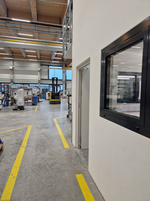 Moderne Produktions- und Lagerhalle mit möblierter Bürofläche 1.340 m² - nachhaltiger Gewerbebau R2 - Industriepark Runa in Feldkirch-Altenstadt