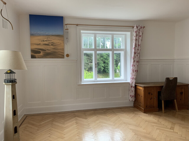 Großzügiges Zimmer in WG zu vermieten!