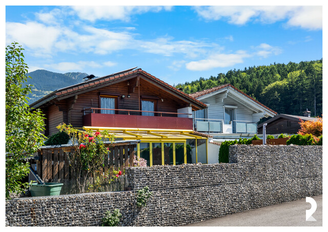     SONNIGE DOPPELHAUSHÄLFTE MIT GARTEN & GARAGE