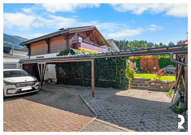     SONNIGE DOPPELHAUSHÄLFTE MIT GARTEN & GARAGE