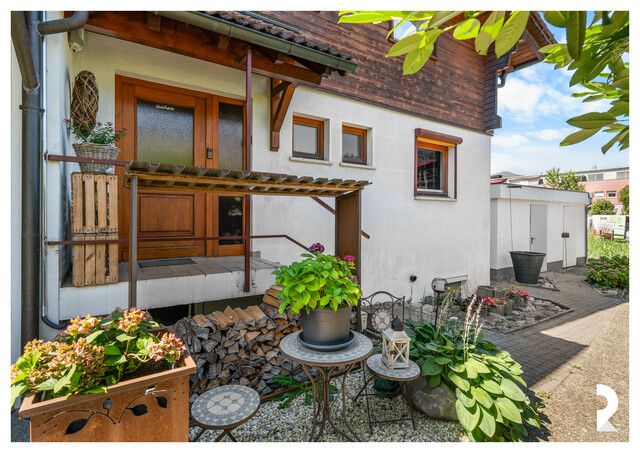     SONNIGE DOPPELHAUSHÄLFTE MIT GARTEN & GARAGE