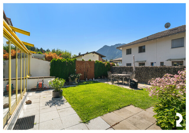     SONNIGE DOPPELHAUSHÄLFTE MIT GARTEN & GARAGE