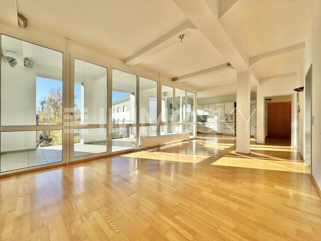 Sonniges Zuhause mit 2 Garagenplätzen