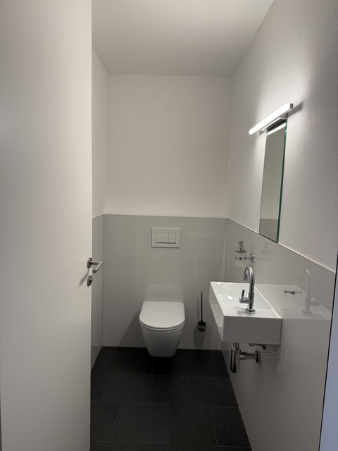 Moderne 3-Zimmer-Wohnung im Dachgeschoss inkl. 2 TG-Plätzen