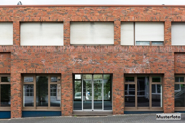 Gewerberaum inkl. Garage - perfekt für Laden, Werkstatt oder Büro mit Fahrzeugstellplatz