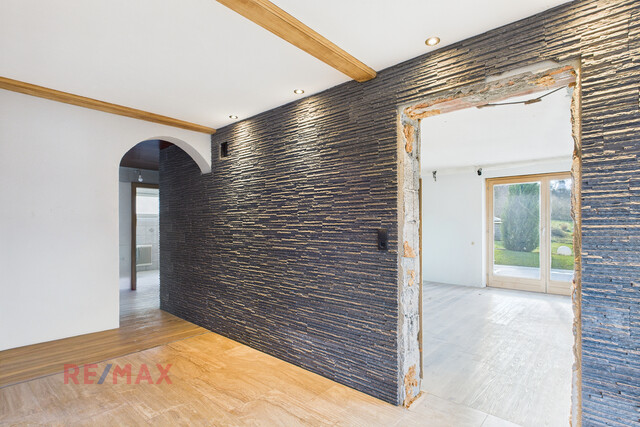 Panoramablick inklusive – Zweifamilienhaus mit Potenzial für Ihre Ideen