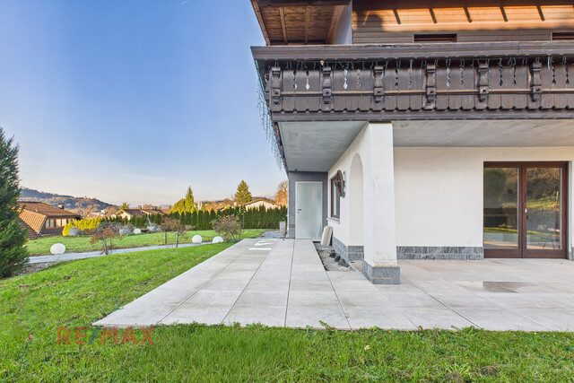 Panoramablick inklusive – Zweifamilienhaus mit Potenzial für Ihre Ideen