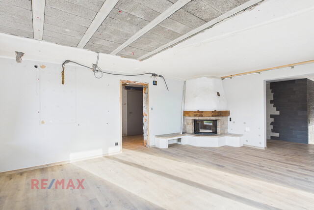 Panoramablick inklusive – Zweifamilienhaus mit Potenzial für Ihre Ideen