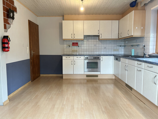 (5) Zimmer-Wohnung  |  Meiningen  |  renoviert  |  Balkon  |  Garagenplatz