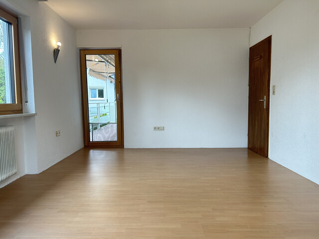 (5) Zimmer-Wohnung  |  Meiningen  |  renoviert  |  Balkon  |  Garagenplatz