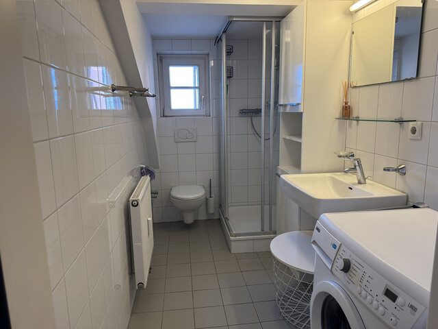Spezielle Dachgeschoss-Wohnung mit separatem Turmzimmer