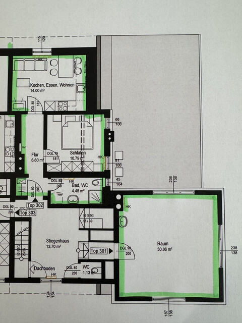 Spezielle Dachgeschoss-Wohnung mit separatem Turmzimmer