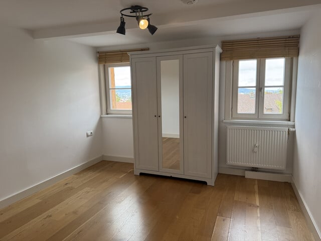 Spezielle Dachgeschoss-Wohnung mit separatem Turmzimmer