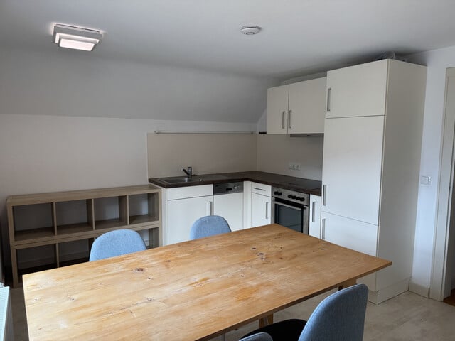 Spezielle Dachgeschoss-Wohnung mit separatem Turmzimmer