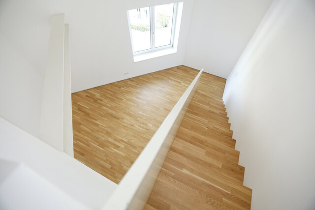 Helle moderne 4-Zi-Wohnung, 2-geschossig  mit großer Terrasse