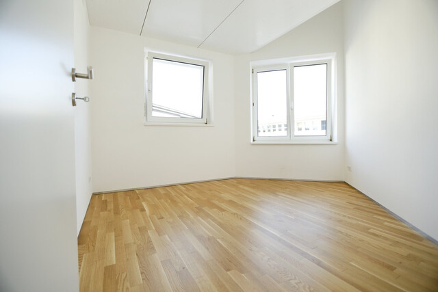 Helle moderne 4-Zi-Wohnung, 2-geschossig  mit großer Terrasse