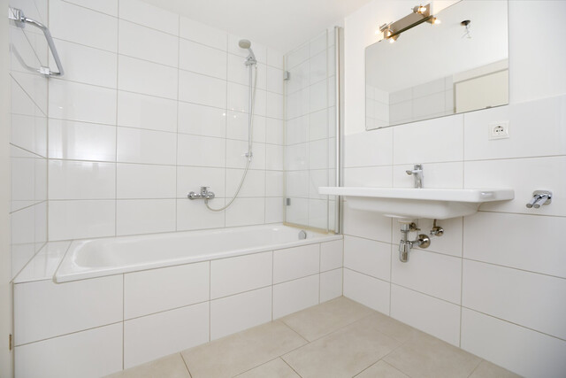 Helle moderne 4-Zi-Wohnung, 2-geschossig  mit großer Terrasse