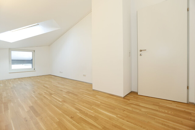 Helle moderne 4-Zi-Wohnung, 2-geschossig  mit großer Terrasse