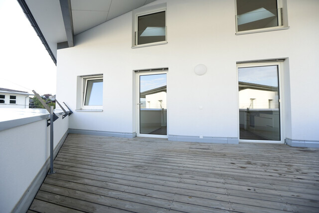 Helle moderne 4-Zi-Wohnung, 2-geschossig  mit großer Terrasse