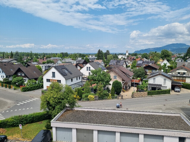 SONNIGE EIGENTUMSWOHNUNG MIT BERGBLICK UND BESTER INFRASTRUKTUR