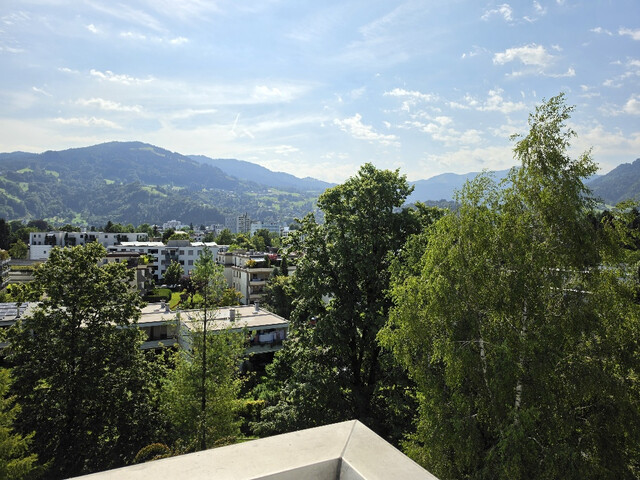 SONNIGE EIGENTUMSWOHNUNG MIT BERGBLICK UND BESTER INFRASTRUKTUR
