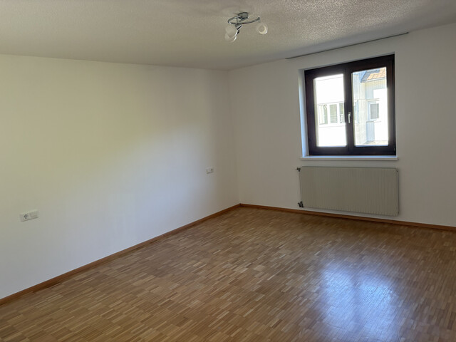 Geräumige 5-Zimmerwohnung mit  Wintergarten