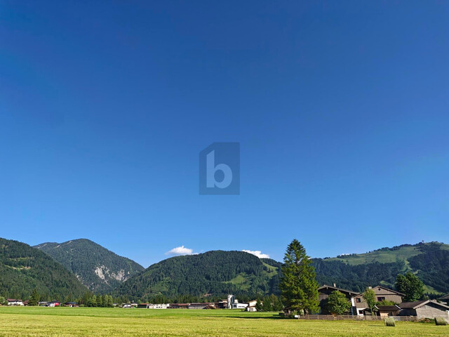 SONNENLAGE MIT TRAUMHAFTEM PANORAMABLICK